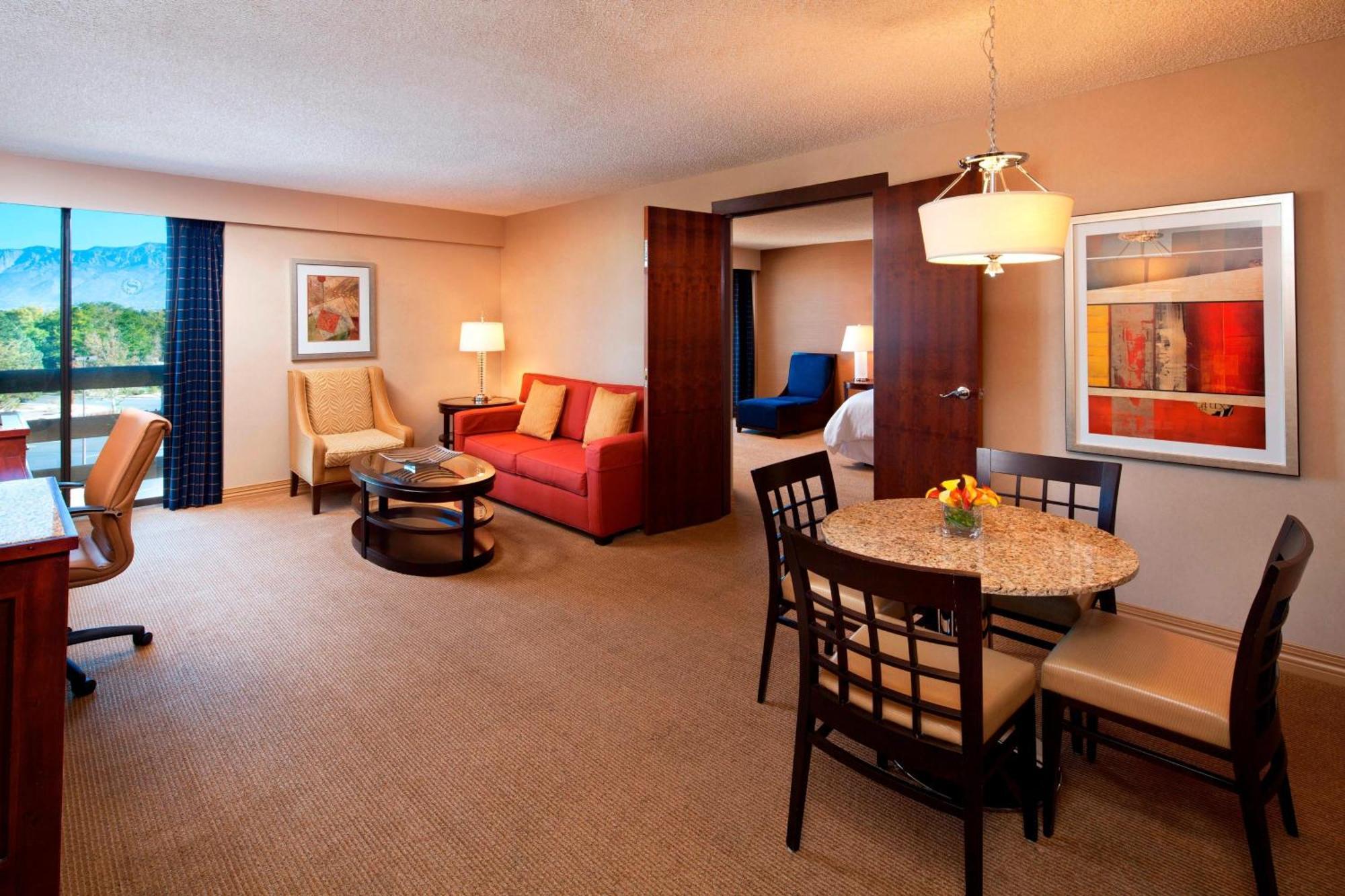 Sheraton Uptown By Marriott 4*