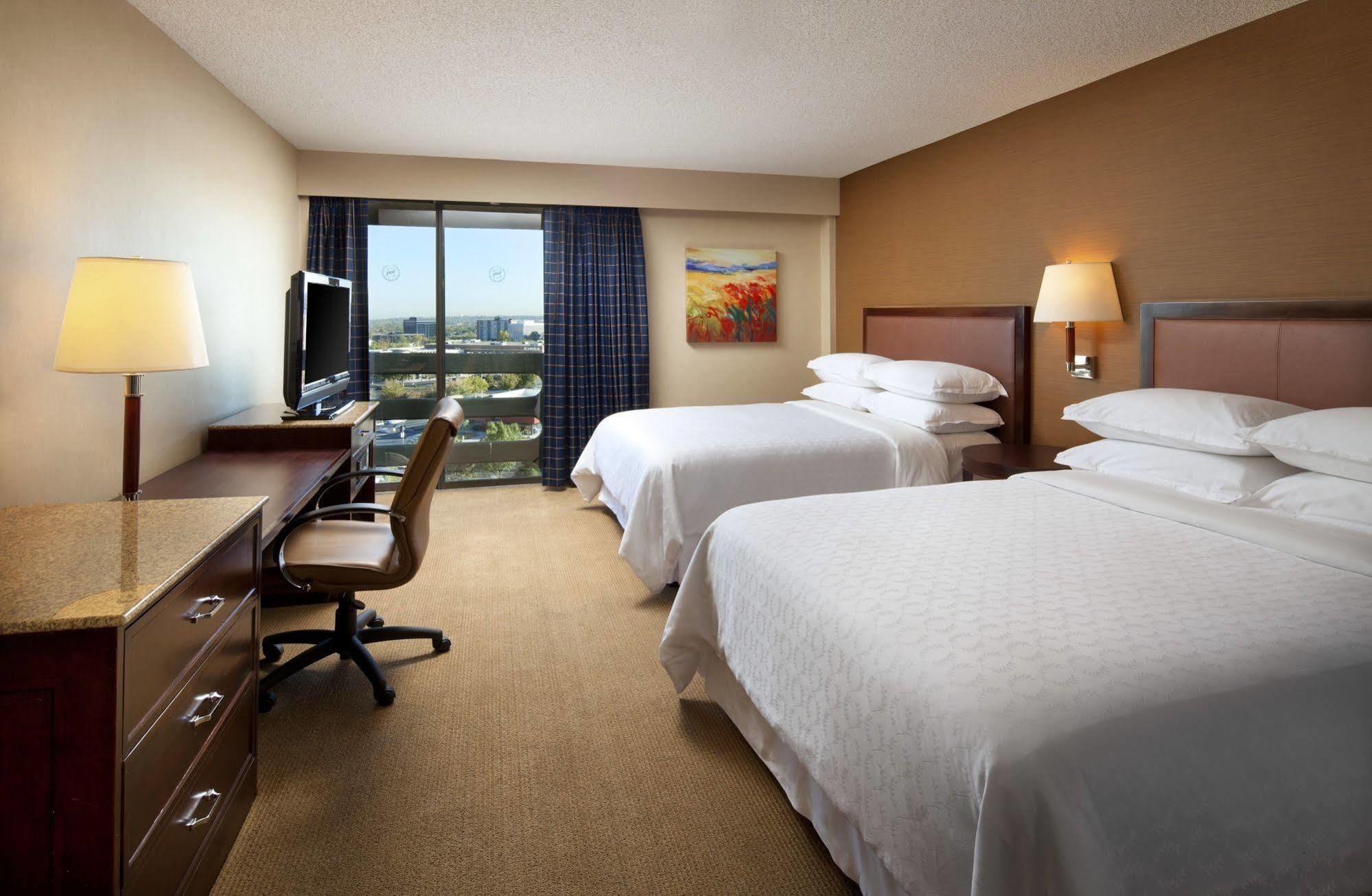 Hotel Sheraton Uptown By Marriott