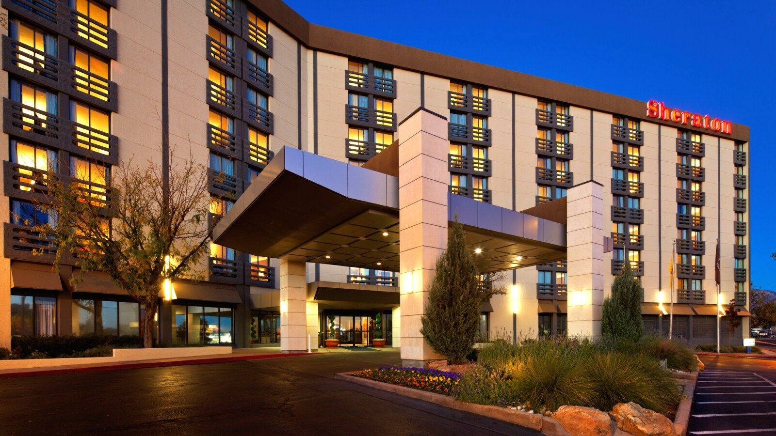 Sheraton Uptown By Marriott 4*